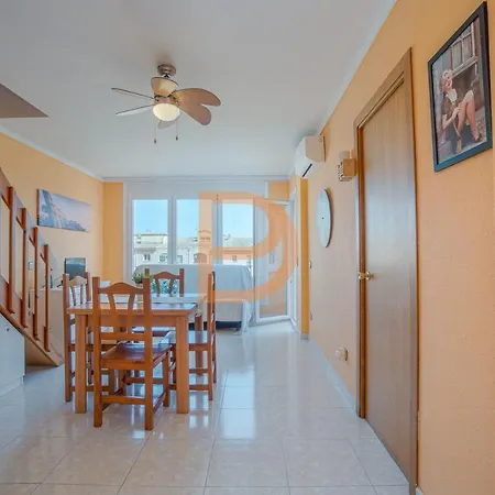 Cozy In 5 Minute Walk From The Sea Apartment Empuriabrava