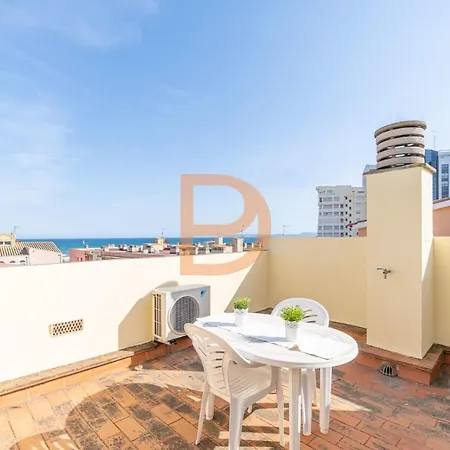Cozy In 5 Minute Walk From The Sea Apartment *