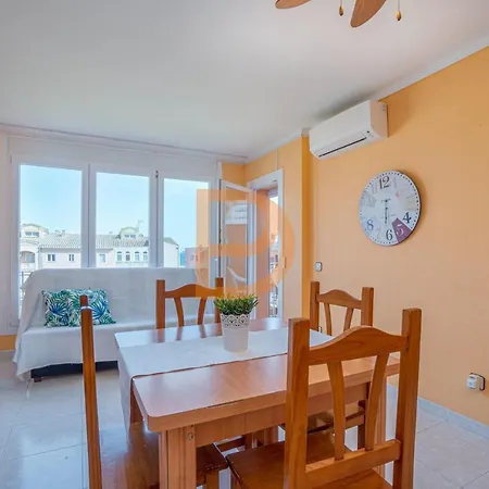 Cozy In 5 Minute Walk From The Sea